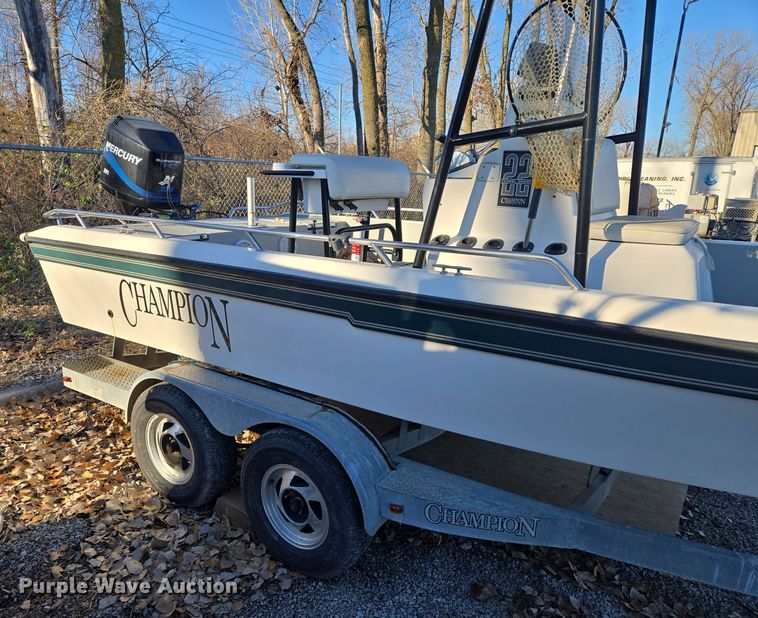 image for item EQ3784 2000 Champion  boat