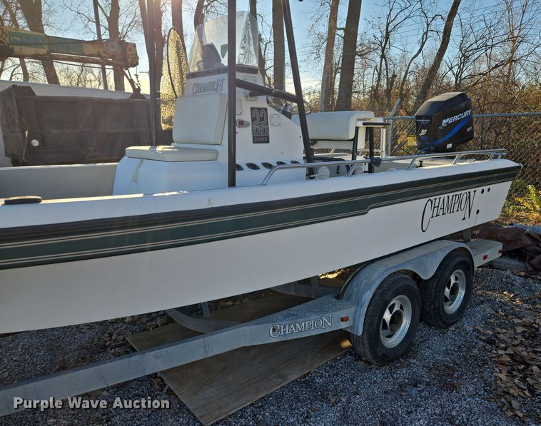 image for item EQ3784 2000 Champion  boat