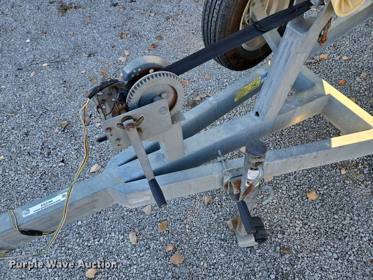 image for item EQ3784 2000 Champion  boat