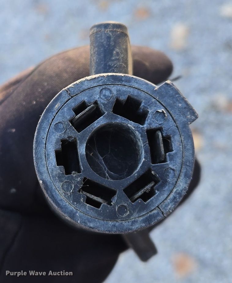 image for item EQ3784 2000 Champion  boat