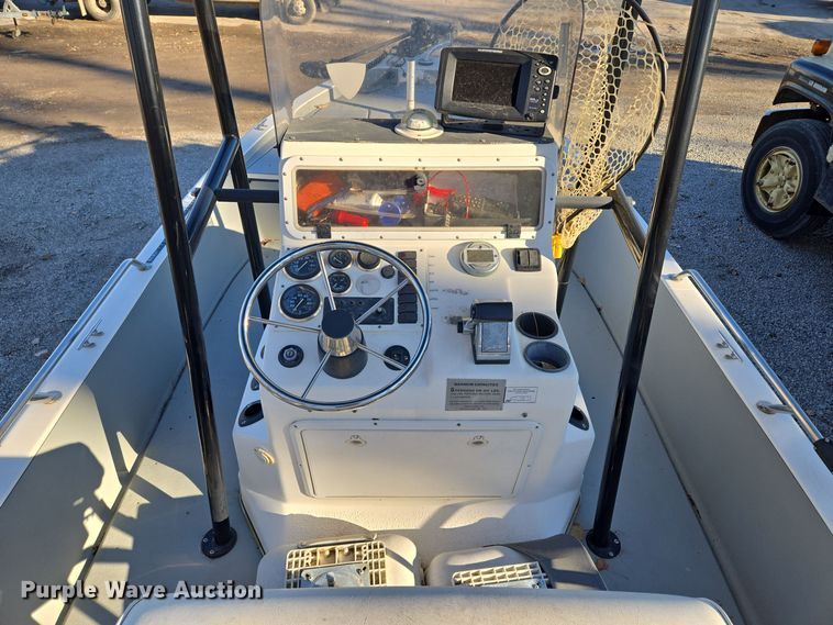 image for item EQ3784 2000 Champion  boat