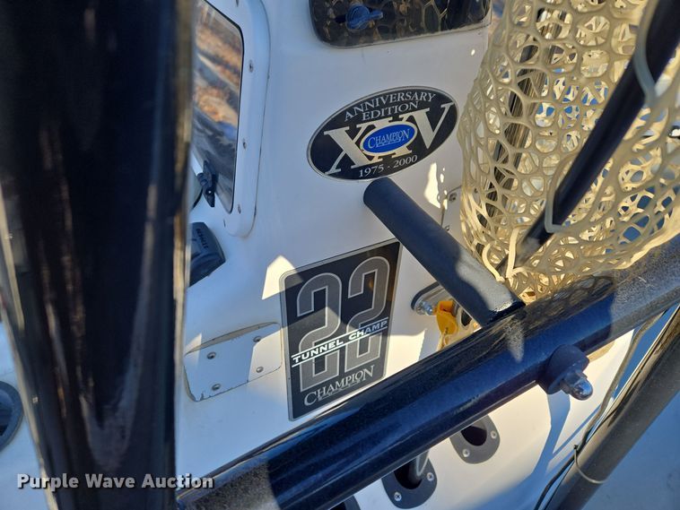 image for item EQ3784 2000 Champion  boat