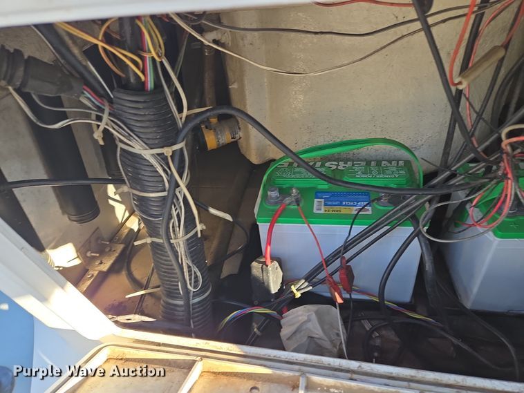 image for item EQ3784 2000 Champion  boat