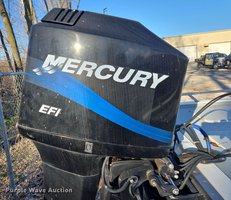 image for item EQ3784 2000 Champion  boat