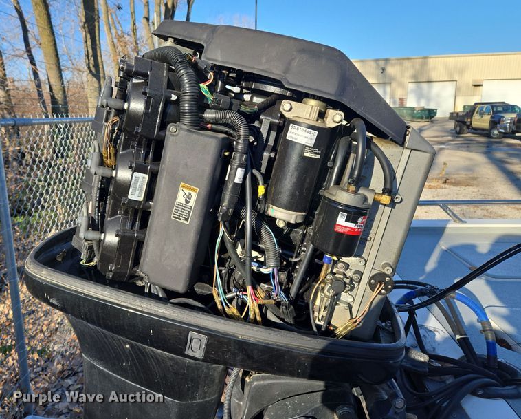 image for item EQ3784 2000 Champion  boat