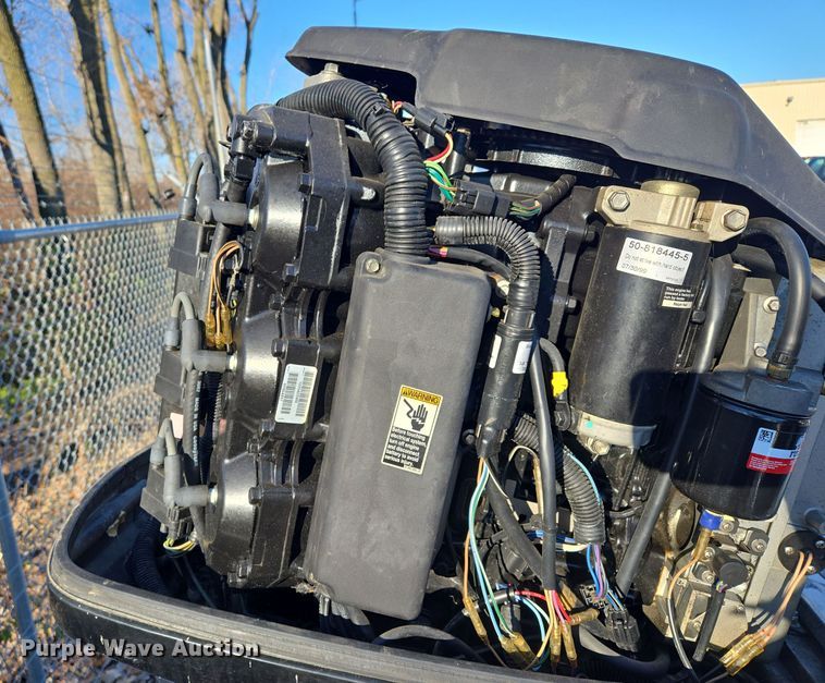 image for item EQ3784 2000 Champion  boat