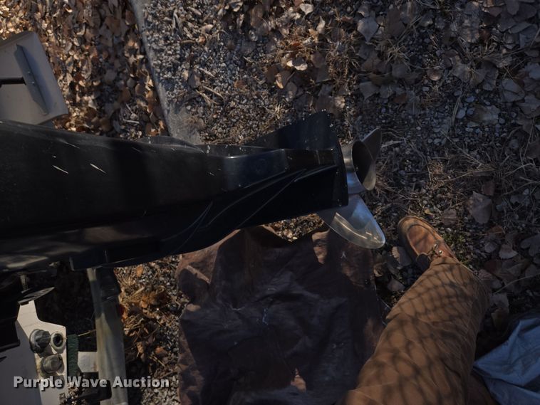 image for item EQ3784 2000 Champion  boat