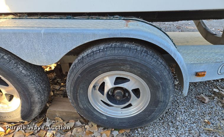 image for item EQ3784 2000 Champion  boat