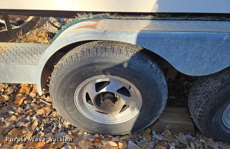 image for item EQ3784 2000 Champion  boat