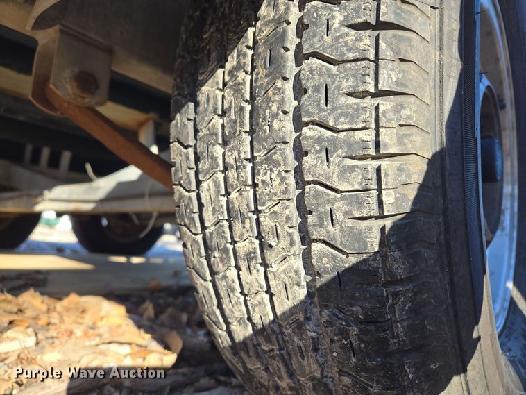 image for item EQ3784 2000 Champion  boat