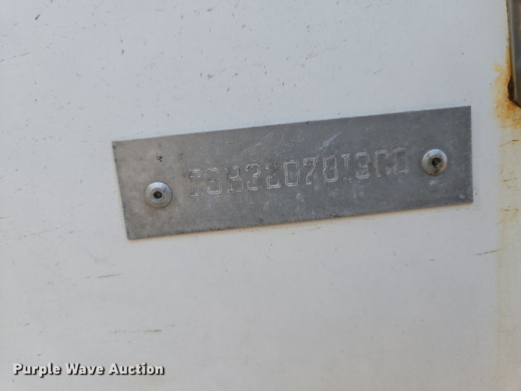 image for item EQ3784 2000 Champion  boat