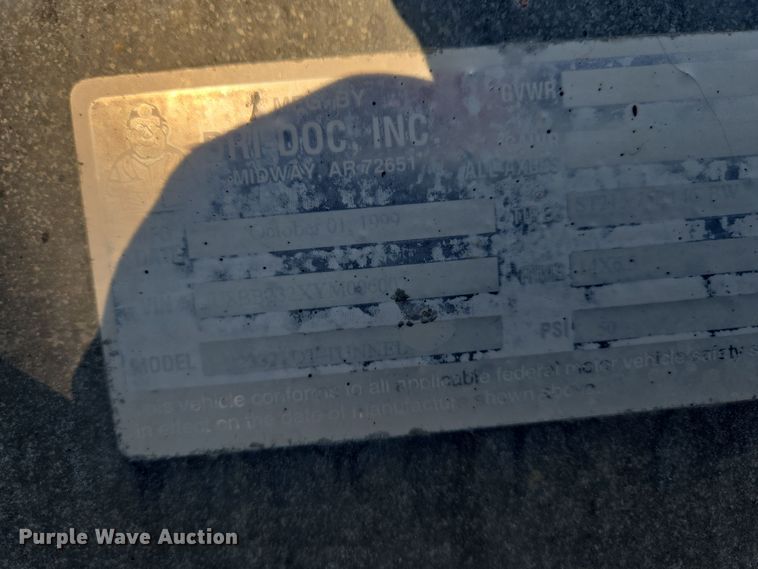 image for item EQ3784 2000 Champion  boat