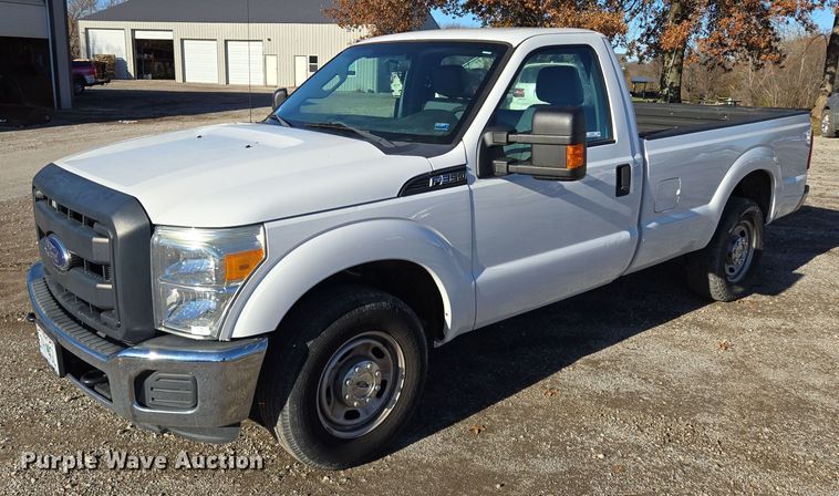 image for item EQ3858 2016 Ford F350 Super Duty XL pickup truck