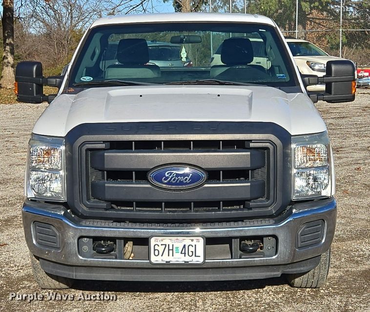 image for item EQ3858 2016 Ford F350 Super Duty XL pickup truck