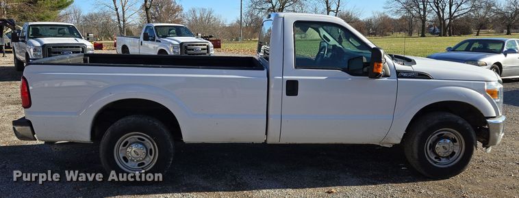 image for item EQ3858 2016 Ford F350 Super Duty XL pickup truck