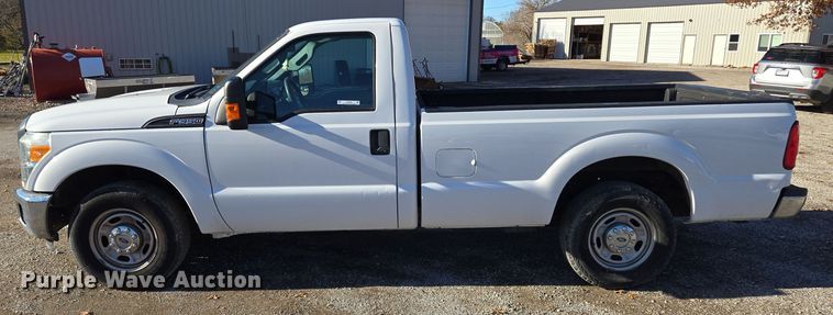 image for item EQ3858 2016 Ford F350 Super Duty XL pickup truck