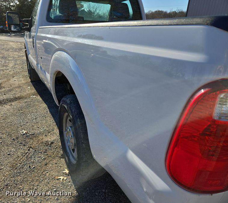 image for item EQ3858 2016 Ford F350 Super Duty XL pickup truck