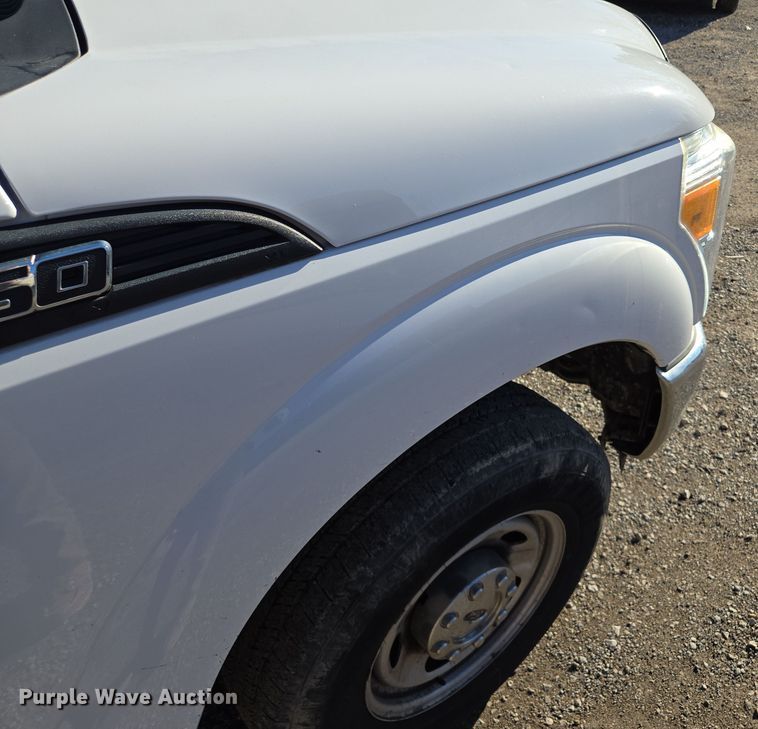 image for item EQ3858 2016 Ford F350 Super Duty XL pickup truck