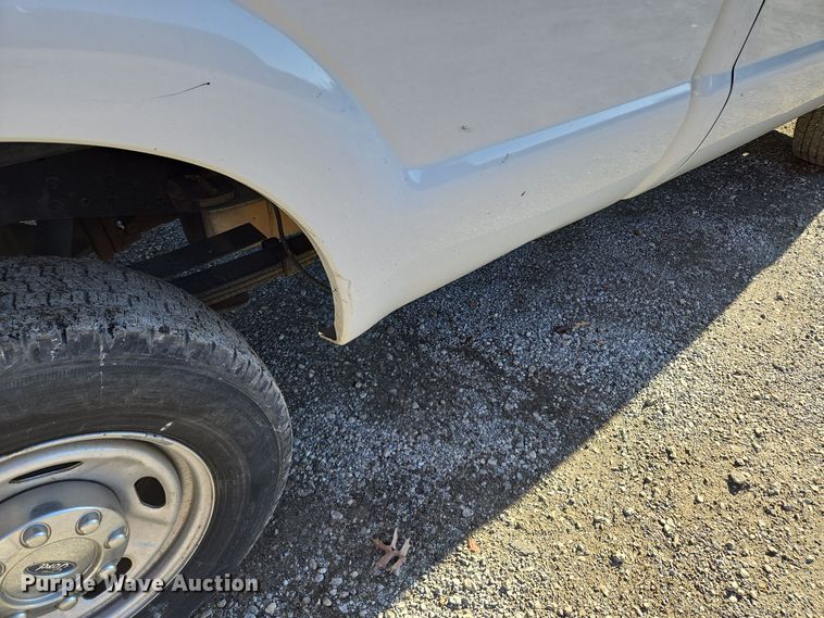 image for item EQ3858 2016 Ford F350 Super Duty XL pickup truck