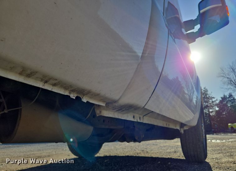 image for item EQ3858 2016 Ford F350 Super Duty XL pickup truck