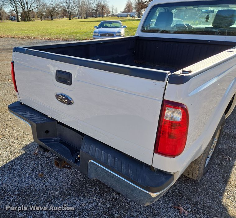 image for item EQ3858 2016 Ford F350 Super Duty XL pickup truck