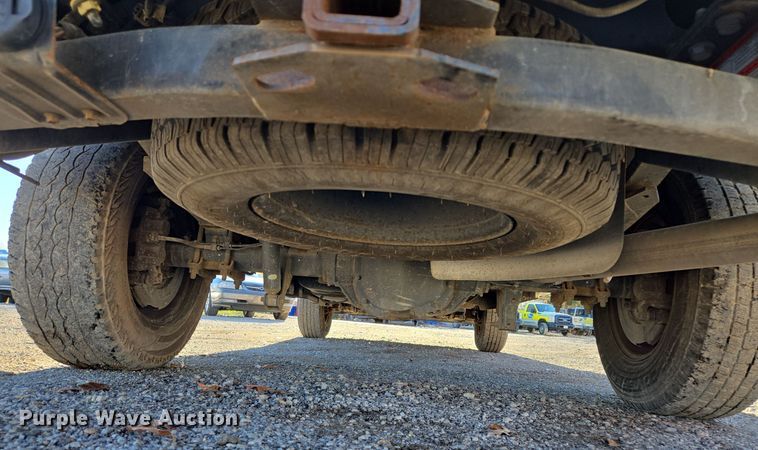 image for item EQ3858 2016 Ford F350 Super Duty XL pickup truck