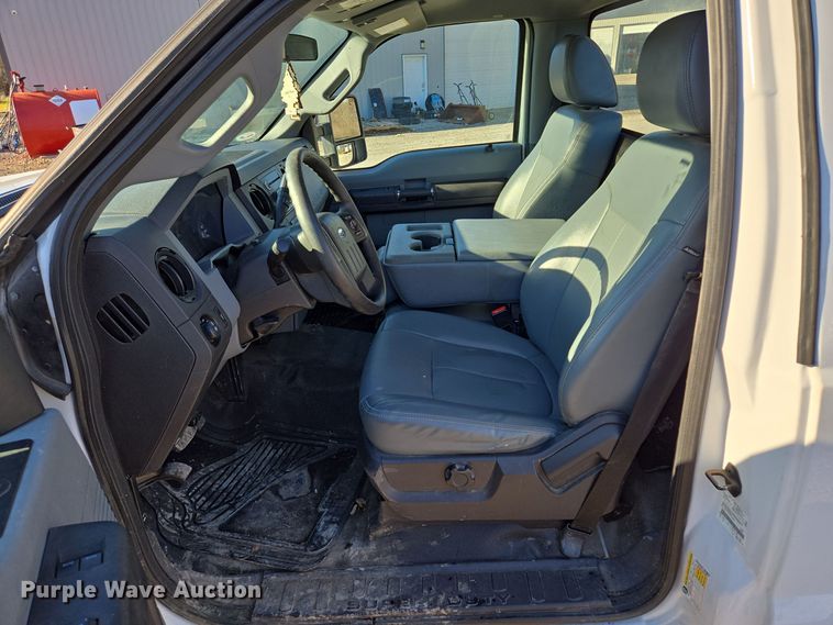 image for item EQ3858 2016 Ford F350 Super Duty XL pickup truck