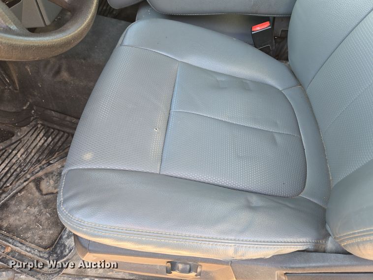 image for item EQ3858 2016 Ford F350 Super Duty XL pickup truck