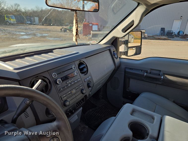 image for item EQ3858 2016 Ford F350 Super Duty XL pickup truck