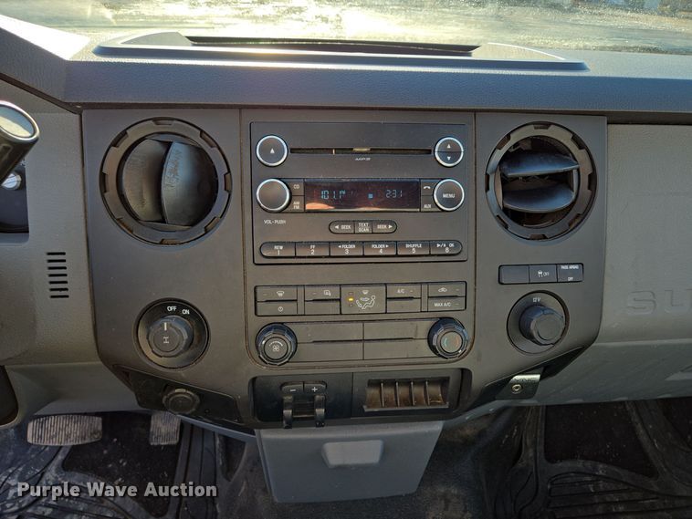 image for item EQ3858 2016 Ford F350 Super Duty XL pickup truck