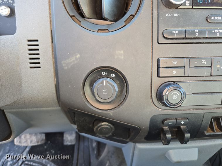 image for item EQ3858 2016 Ford F350 Super Duty XL pickup truck