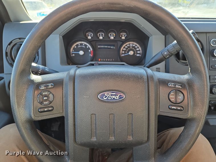 image for item EQ3858 2016 Ford F350 Super Duty XL pickup truck