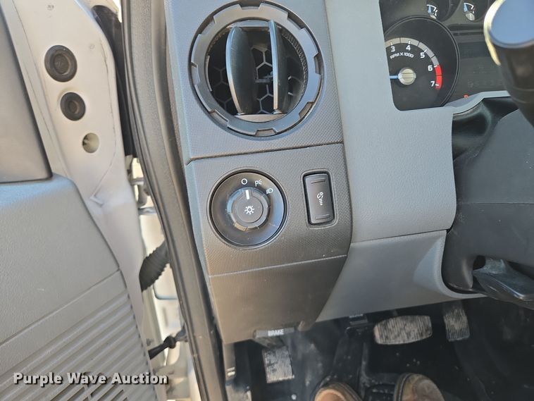 image for item EQ3858 2016 Ford F350 Super Duty XL pickup truck