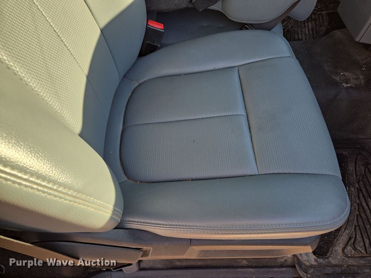 image for item EQ3858 2016 Ford F350 Super Duty XL pickup truck