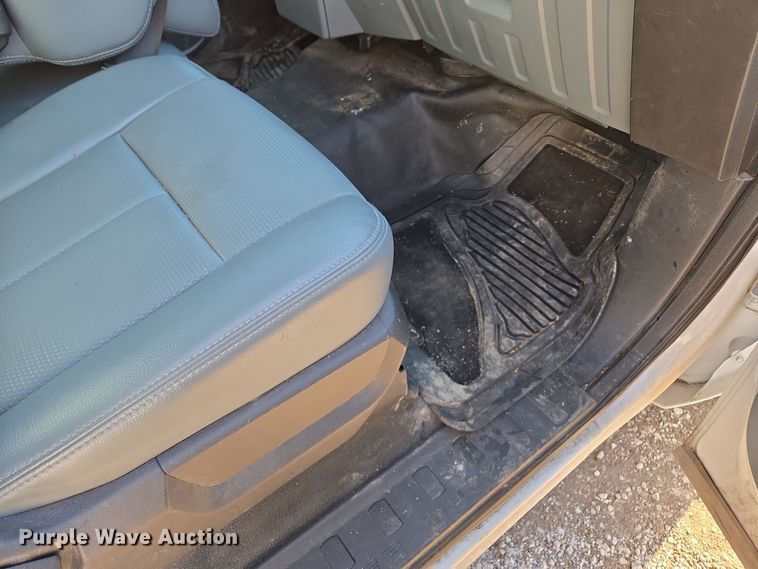 image for item EQ3858 2016 Ford F350 Super Duty XL pickup truck