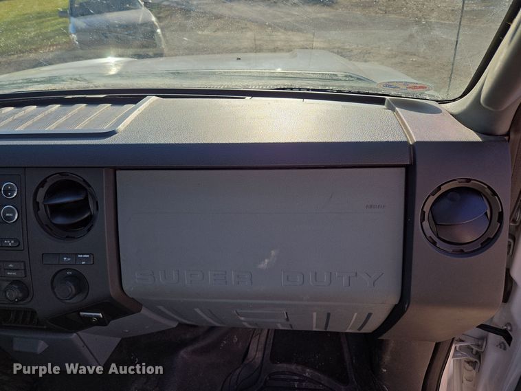 image for item EQ3858 2016 Ford F350 Super Duty XL pickup truck