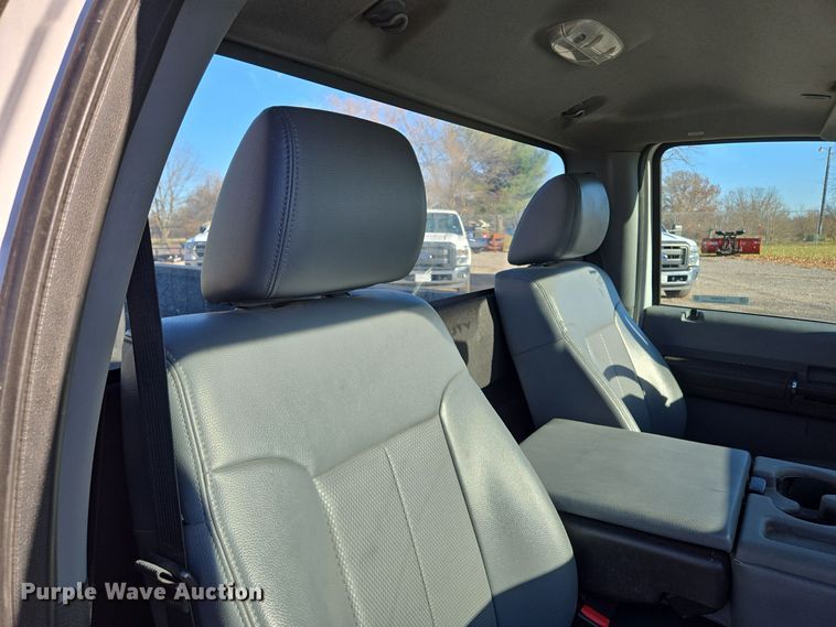 image for item EQ3858 2016 Ford F350 Super Duty XL pickup truck