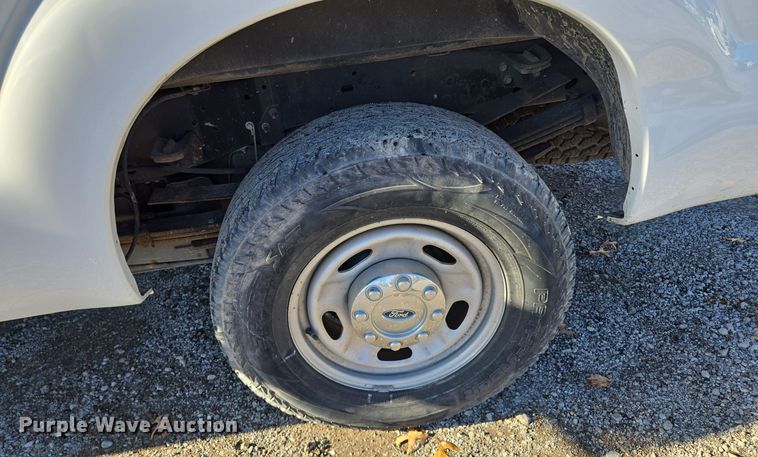 image for item EQ3858 2016 Ford F350 Super Duty XL pickup truck