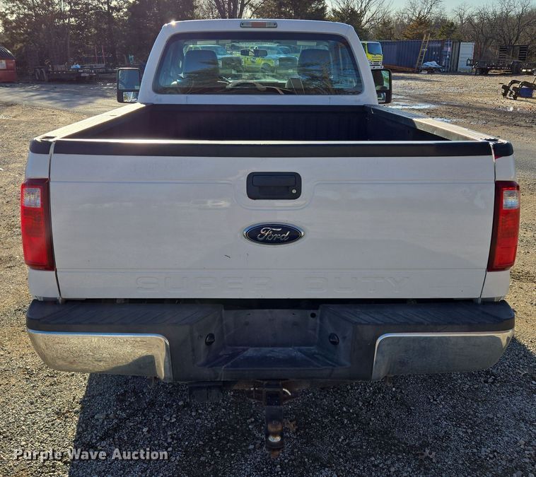 image for item EQ3859 2015 Ford F350 Super Duty XL pickup truck