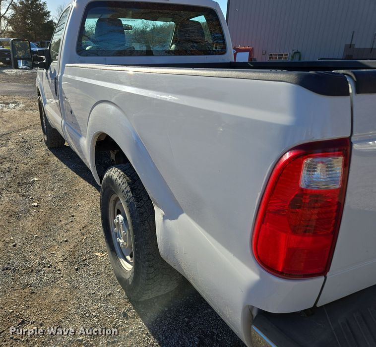 image for item EQ3859 2015 Ford F350 Super Duty XL pickup truck