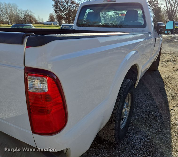 image for item EQ3859 2015 Ford F350 Super Duty XL pickup truck