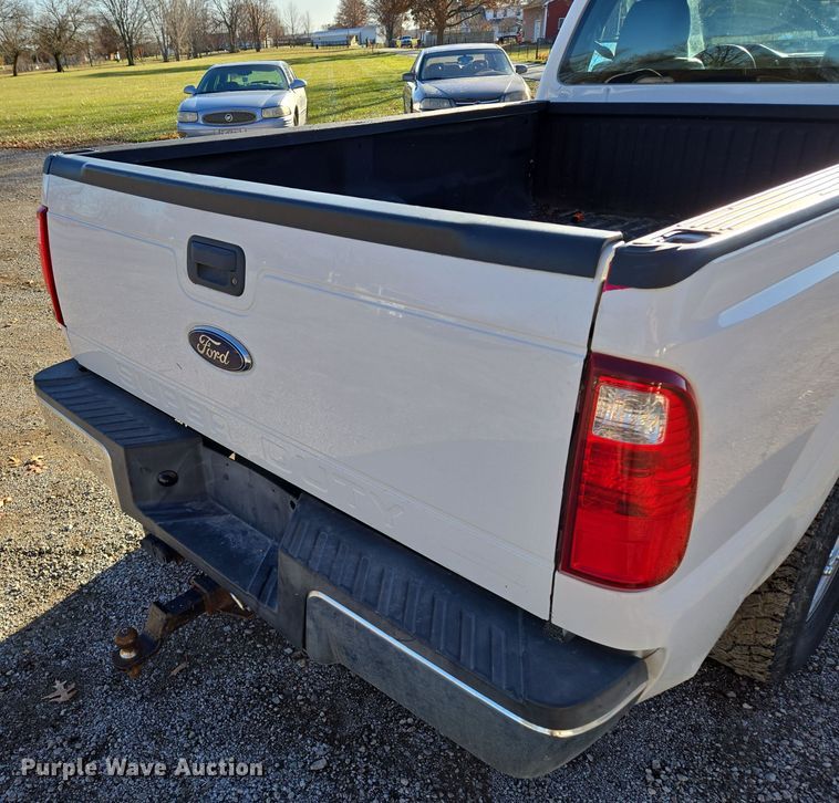 image for item EQ3859 2015 Ford F350 Super Duty XL pickup truck