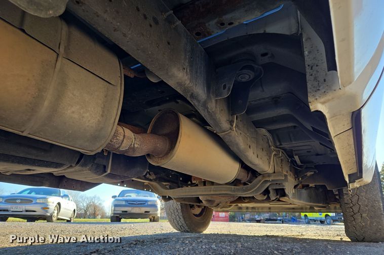 image for item EQ3859 2015 Ford F350 Super Duty XL pickup truck