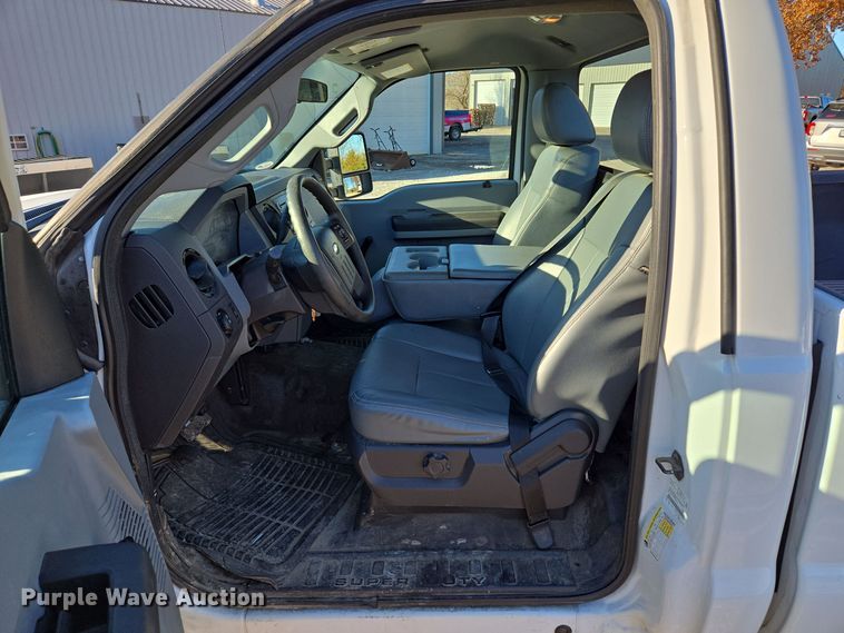 image for item EQ3859 2015 Ford F350 Super Duty XL pickup truck