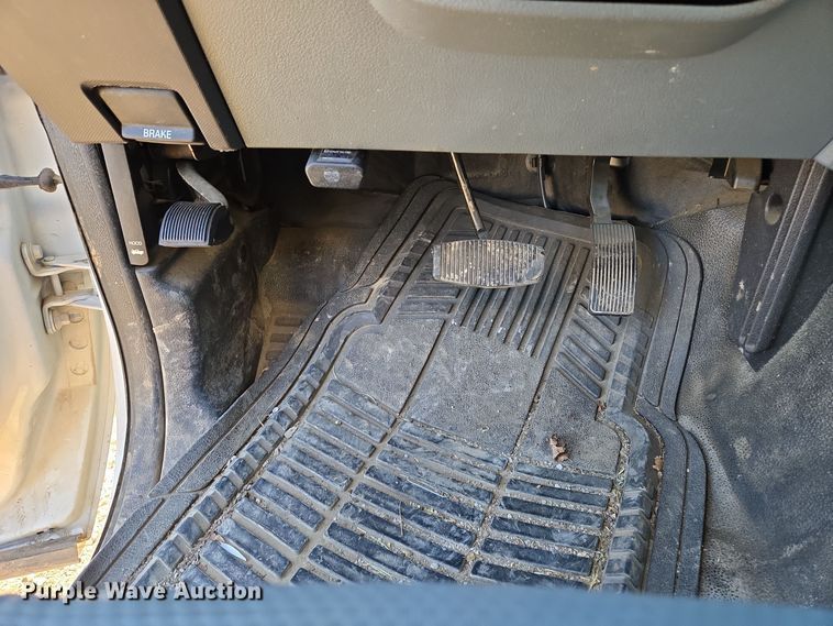 image for item EQ3859 2015 Ford F350 Super Duty XL pickup truck