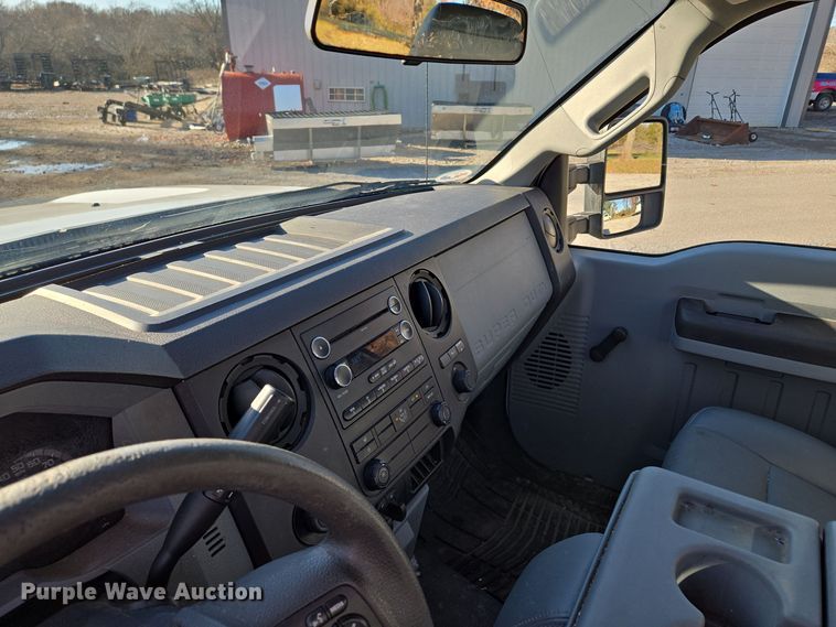 image for item EQ3859 2015 Ford F350 Super Duty XL pickup truck