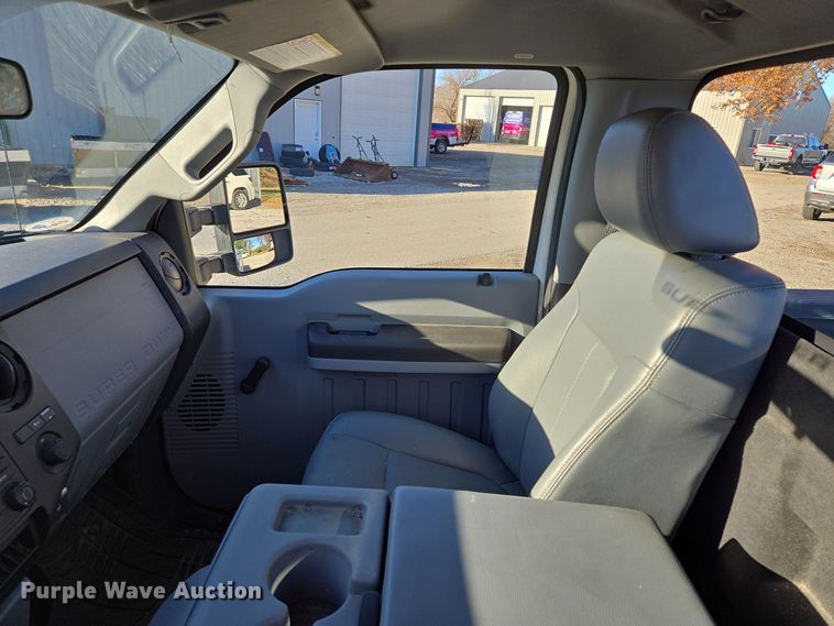 image for item EQ3859 2015 Ford F350 Super Duty XL pickup truck