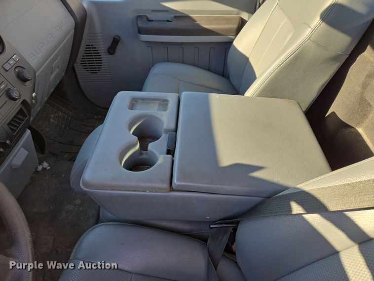 image for item EQ3859 2015 Ford F350 Super Duty XL pickup truck