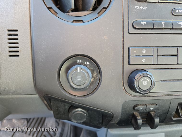 image for item EQ3859 2015 Ford F350 Super Duty XL pickup truck