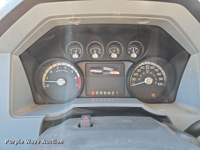 image for item EQ3859 2015 Ford F350 Super Duty XL pickup truck